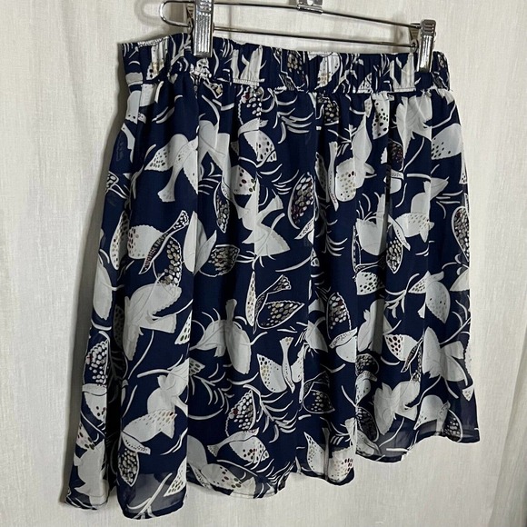 Old Navy Women's Blue & White Bird Pattern Sheer Circle, Skater Skirt S - Picture 7 of 11